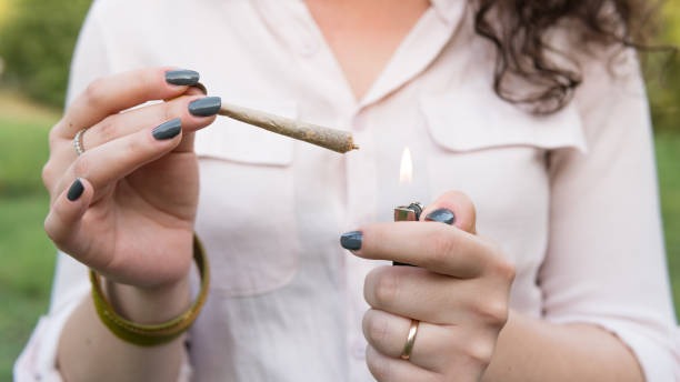 Visit a Premium Smoke Shop for Expert-Selected Smoking Products